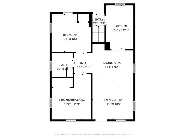 Building Photo - Cute house, great location, move in and make it your home!