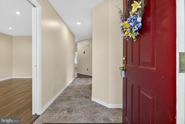 Building Photo - 51 Mecouch Dr