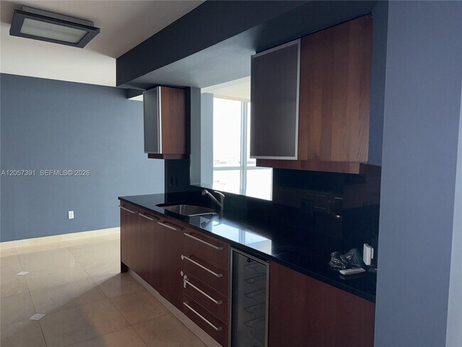 Building Photo - 1331 Brickell Bay Dr