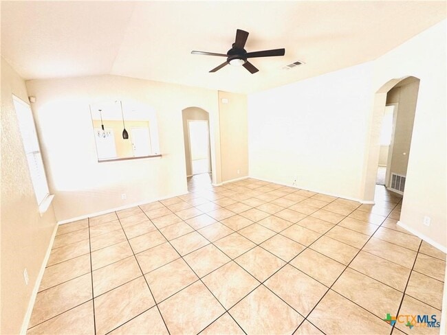Building Photo - 514 Briggs Dr