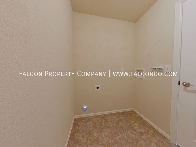 Building Photo - 6101 San Mateo Dr