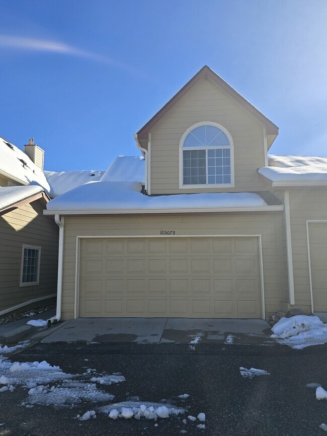 Building Photo - 10507 W Maplewood Dr