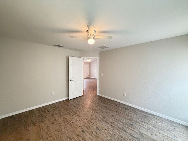 Building Photo - Awesome 3 BD/2BA Home in Beautiful Ocala!!!