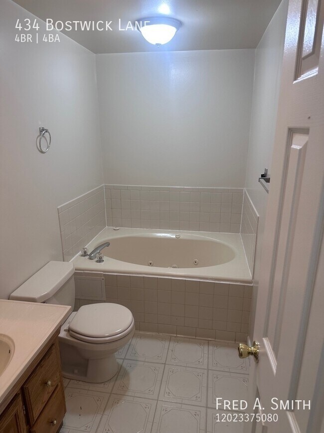 Building Photo - 434 Bostwick Ln