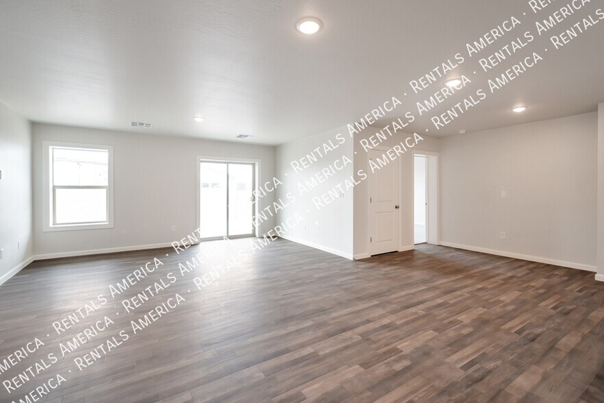 Building Photo - 8013 Namaka Dr