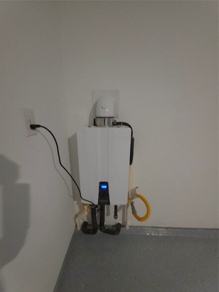 Building Photo - 6871 Flowering Ginger Ln