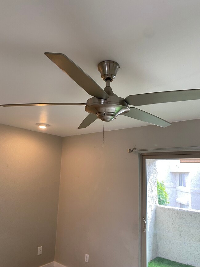 Building Photo - 4444 E Paradise Village Pky N