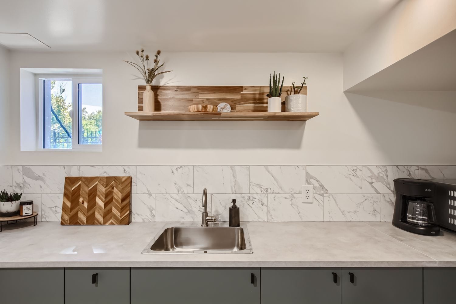 Building Photo - 3305 N Clay St