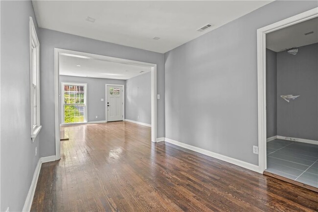 Building Photo - 1053 Blount Pl