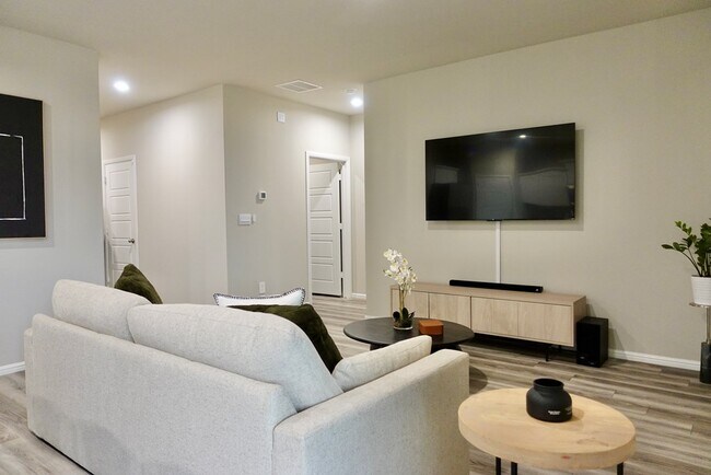 Building Photo - 6402 Globe Life Ct
