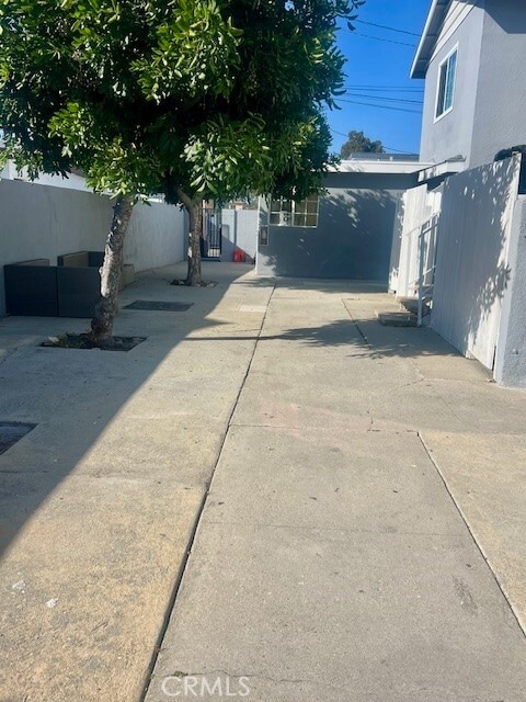 Building Photo - 1022 El Camino Dr