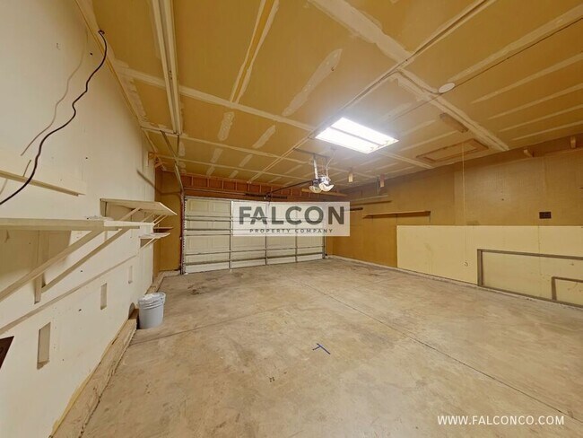 Building Photo - 5949 Wisteria Dr