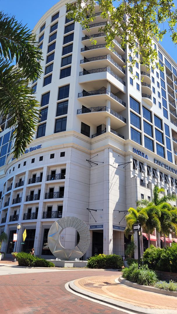 Building Photo - Short term ONLY luxury 2/2 condo in the heart of downtown Sarasota