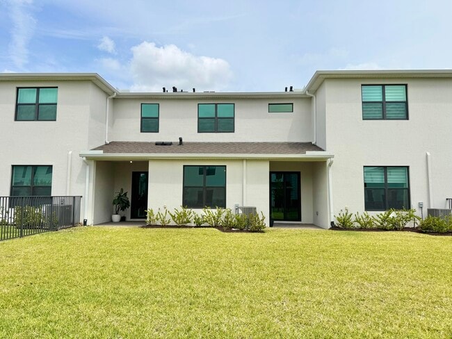 Building Photo - 14122 SW Thorens Dr
