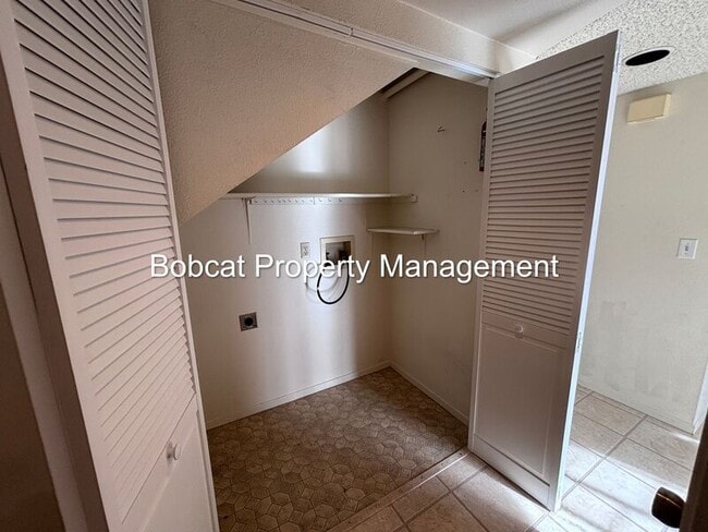 Building Photo - 1420 Douglas Ave