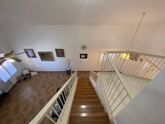 Building Photo - EASTSIDE HOME FOR RENT