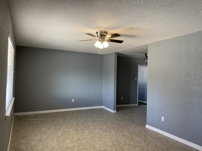 Building Photo - 8137 Staghorn Dr