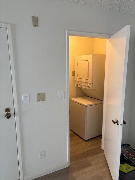 Laundry room in unit - 18071 Beneda Ln