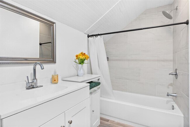 Building Photo - 2201 50th Ave N