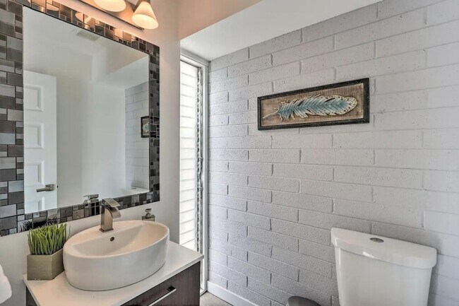 Building Photo - 7720 E Heatherbrae Ave