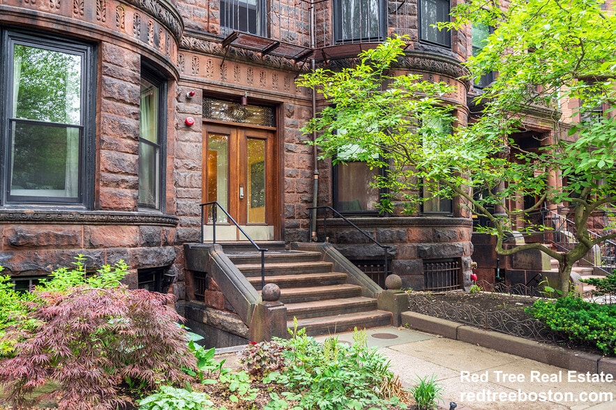 Building Photo - 379 Commonwealth Ave