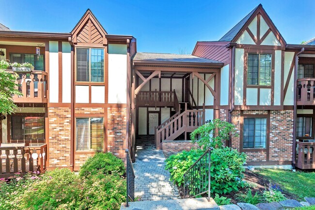 Primary Photo - 24 Foxwood Cir