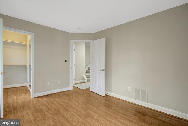 Building Photo - 1210 Roundhouse Ln