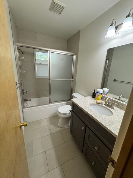 Bathroom - 1500 Woodside Dr