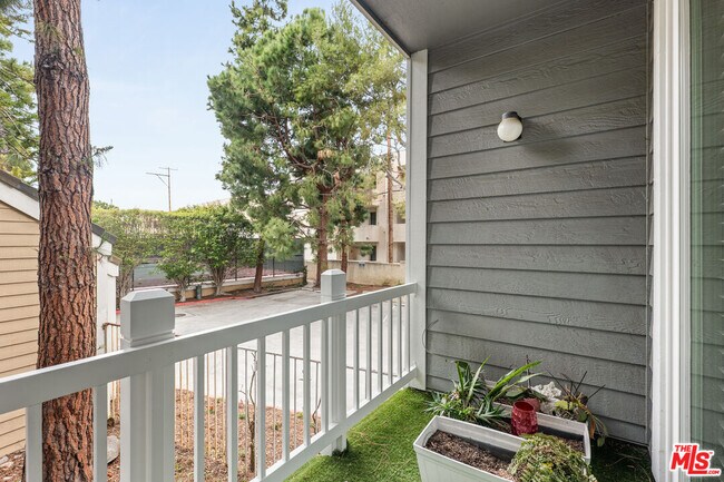Building Photo - 8505 Gulana Ave