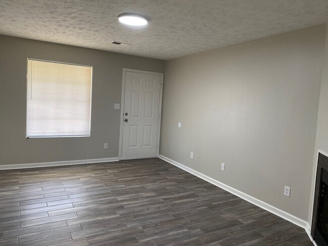 Building Photo - 642 Old Humboldt Rd