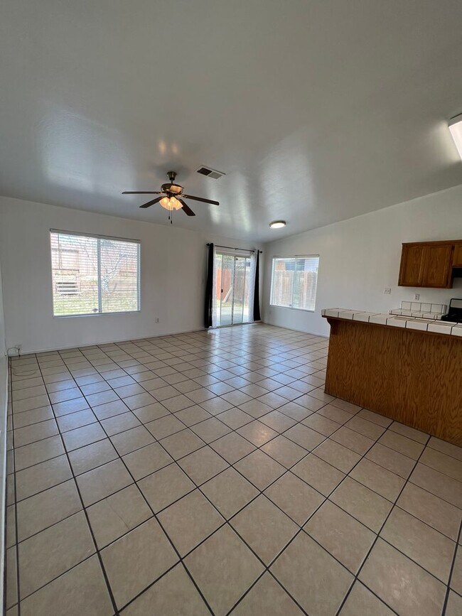 Building Photo - 1516 Hadar Rd