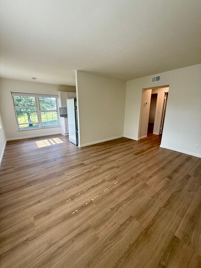 Building Photo - Bayberry Apartment