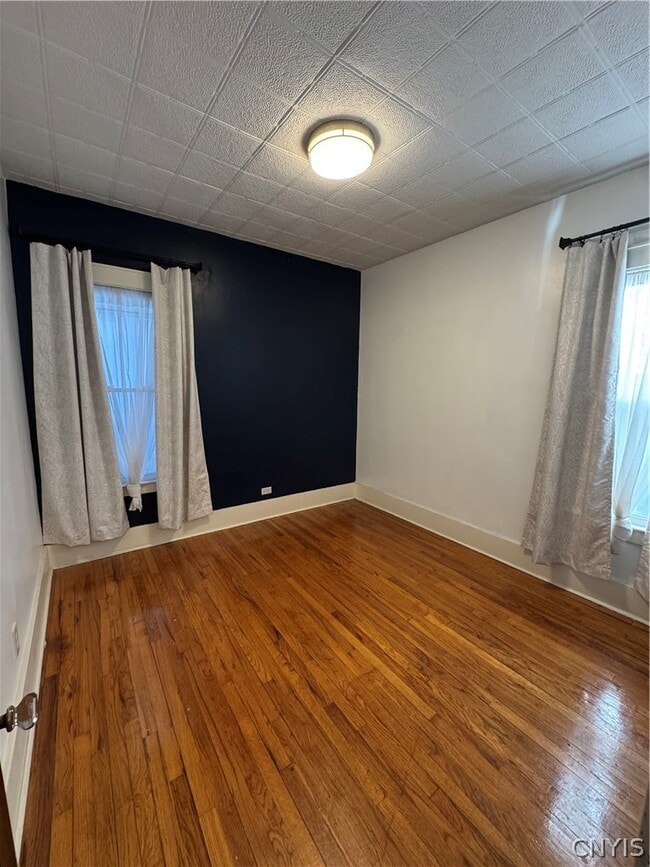 Building Photo - 220 Delhi St