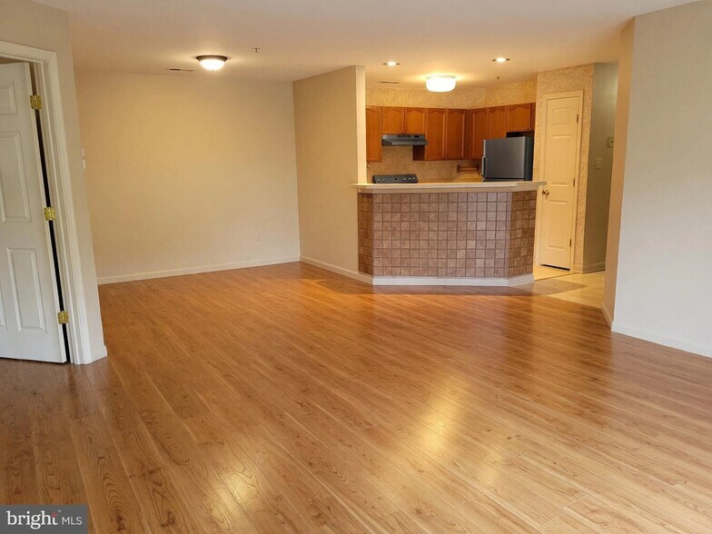 Building Photo - 2502 Driftwood Ct