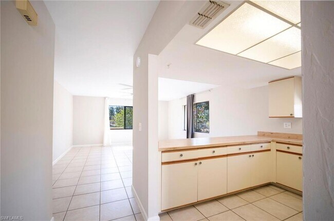 Building Photo - 3706 SE 10th Ave