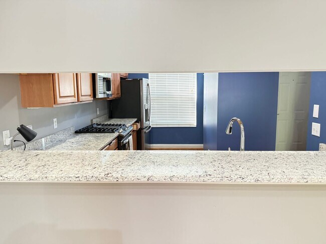 Building Photo - 2550 Cleinview Ave