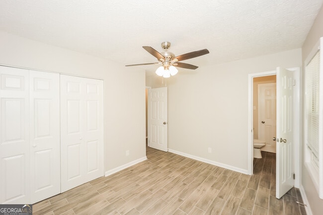 Building Photo - 862 Kennesaw Dr