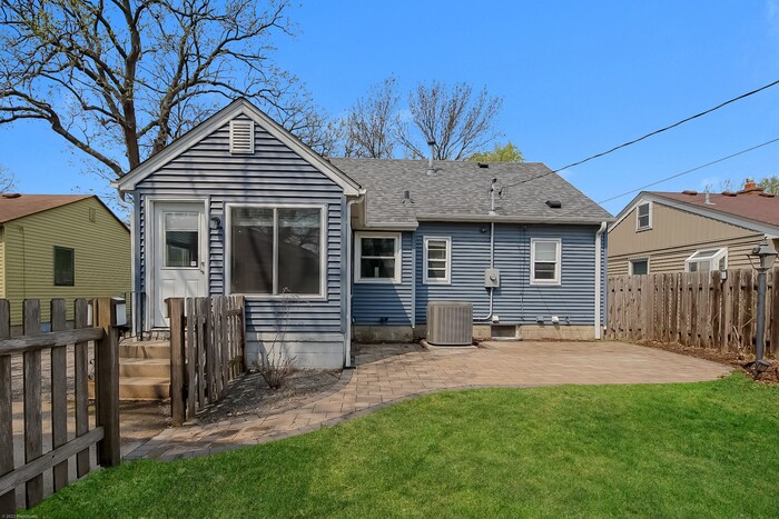 Building Photo - 7041 Garfield Ave S