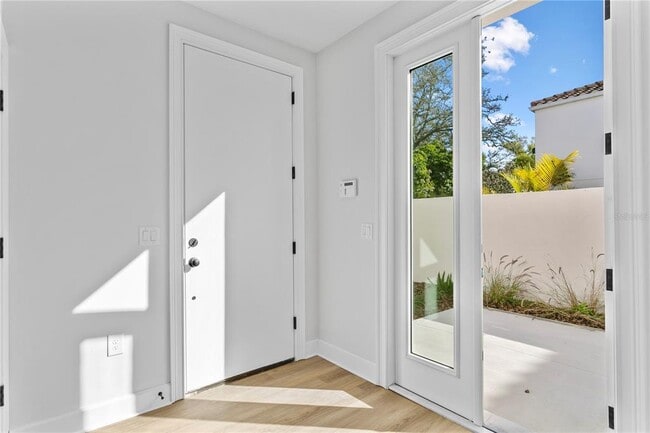 Building Photo - 1903 W Bristol Ave