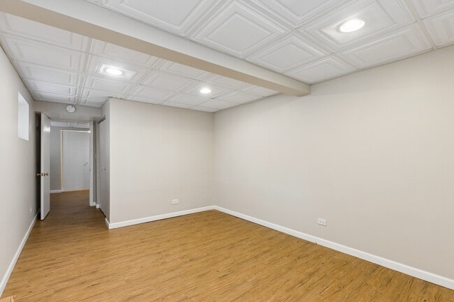 Building Photo - 255 N Happ Rd