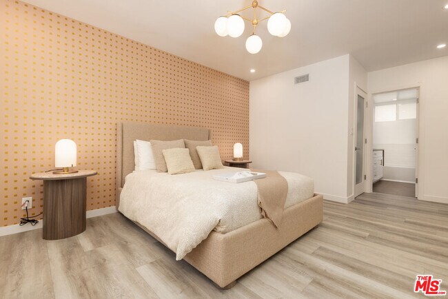 Building Photo - 8911 Cynthia St