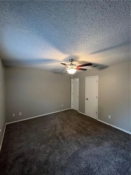 Building Photo - 1374 N Chickadee Ave