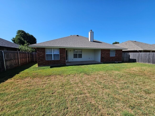 Building Photo - (3) Bed/(2) Bath SE OKC Avail NOW! Moore P...