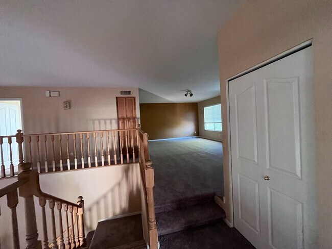 Building Photo - 4746 W Carla Vista Dr