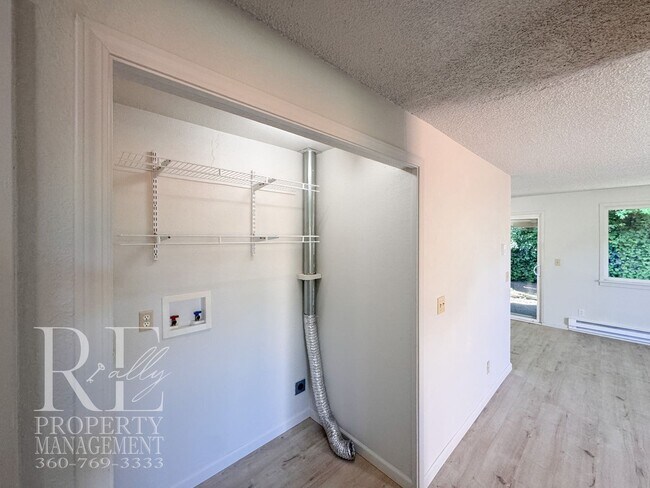 Building Photo - Refreshed 3-Bed Hefner Home with Private Lawn & Covered Parking