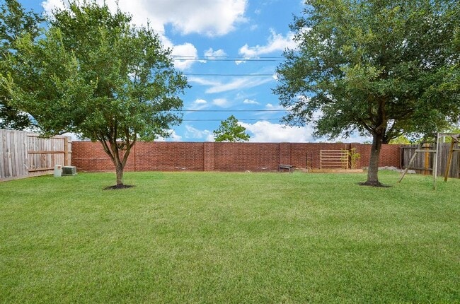 Building Photo - 24314 Leachwood Dr
