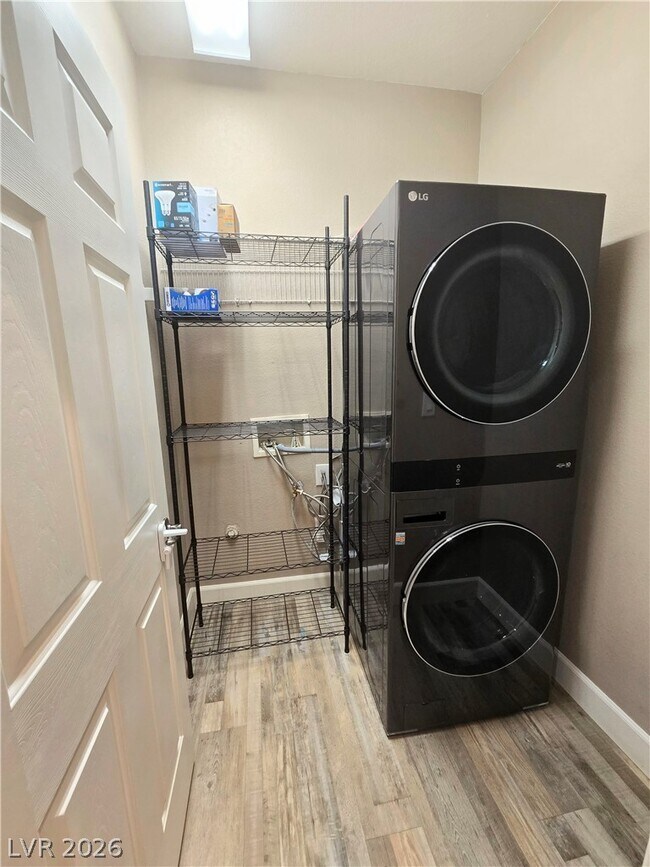 Building Photo - 9313 Night Mesa St