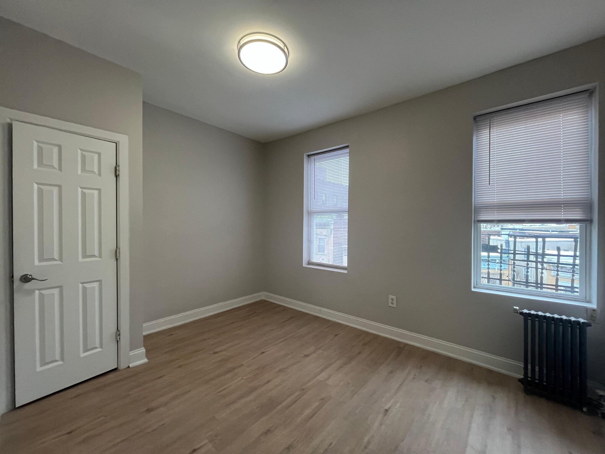 Building Photo - 5713 Hudson Ave