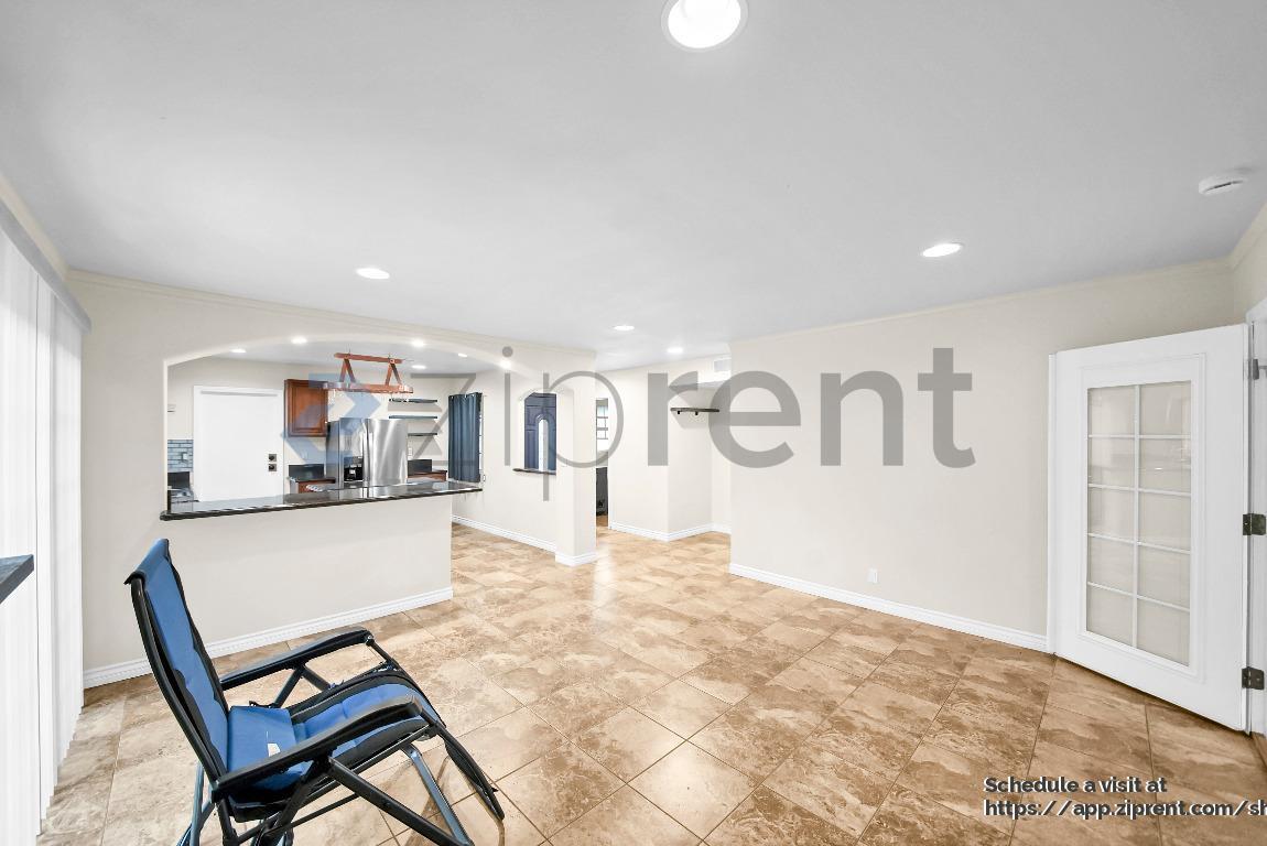 Building Photo - 2335 Logan St