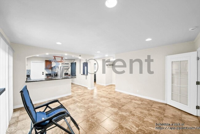 Building Photo - 2335 Logan St